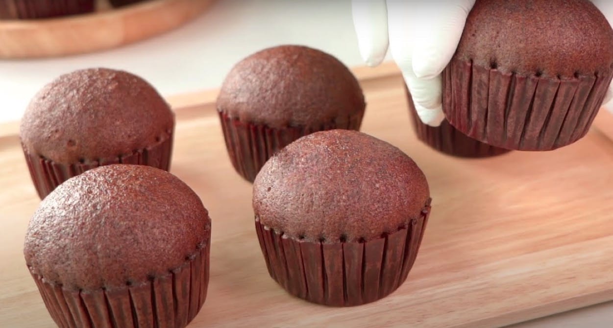 Steamed Cocoa Cupcakes